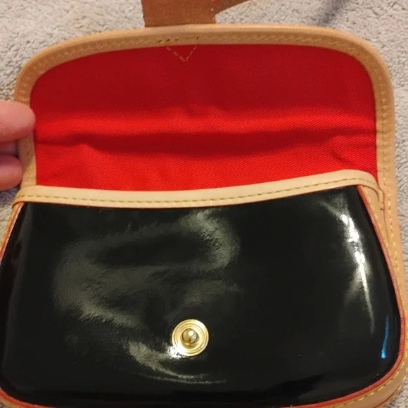 Dooney & Bourke Black And Tan Clip on Wallet - Picture 6 of 6